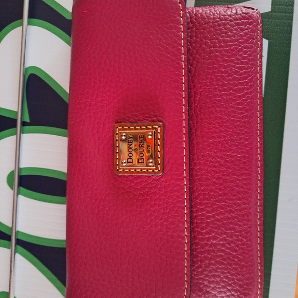 Dooney & Bourke Handbags - Dooney and Bourke clutch